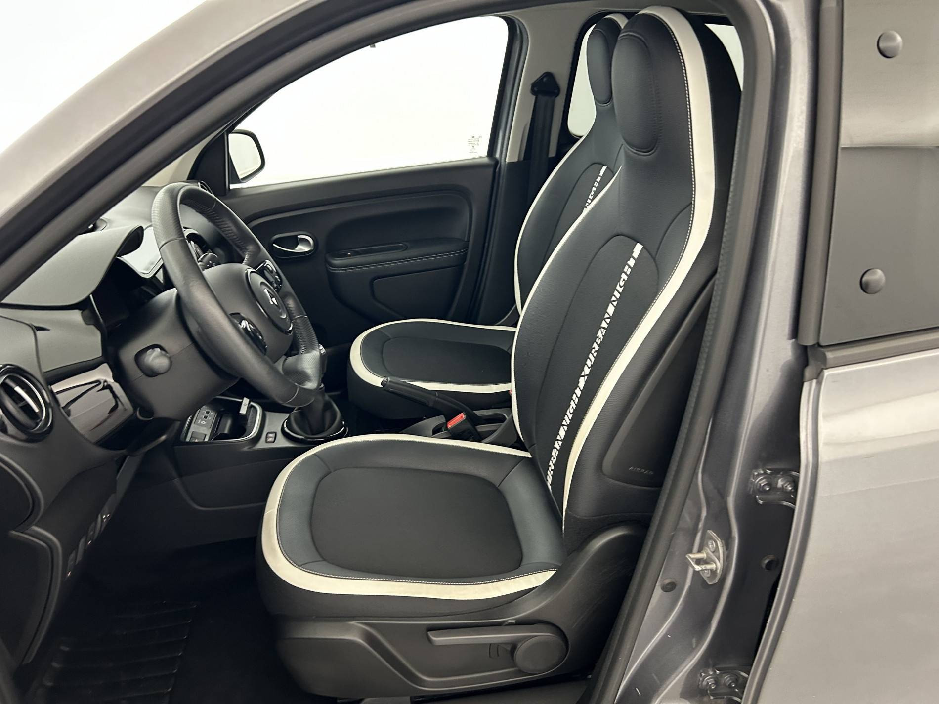 Vente en ligne Renault Twingo 3  SCe 65 au prix de 12 990 €