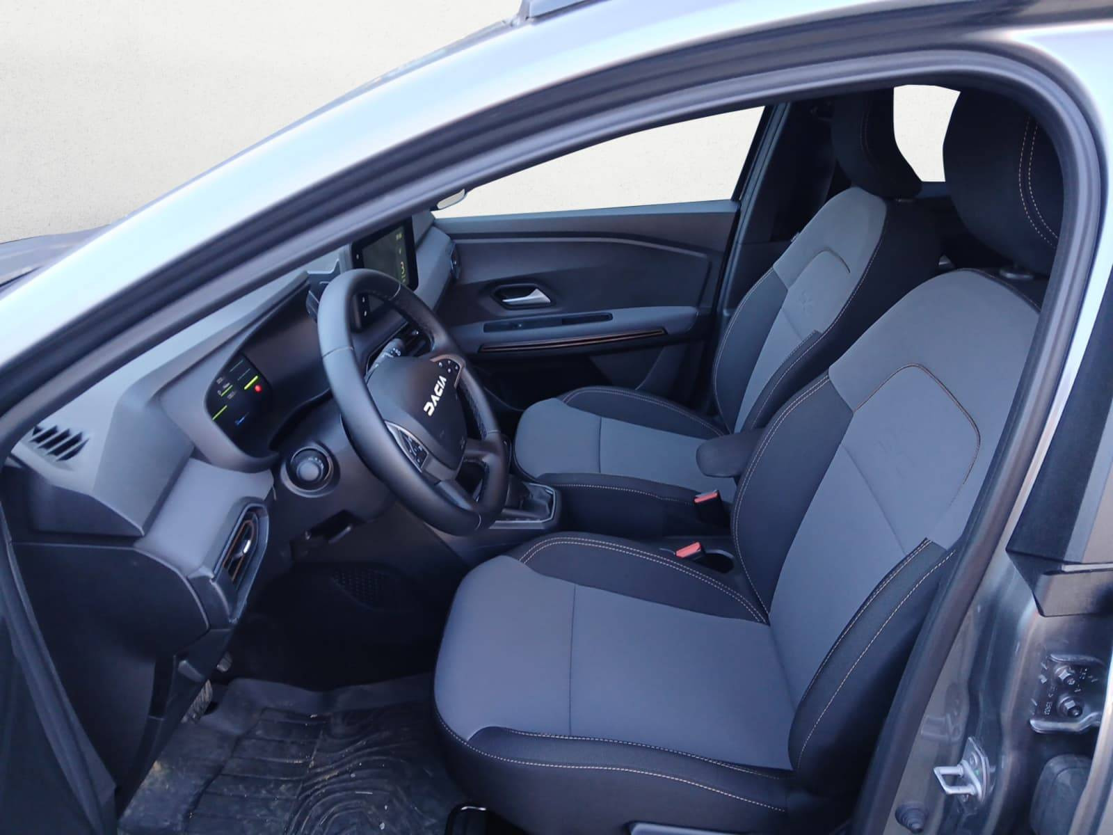 Vente en ligne Dacia Jogger  Hybrid 140 7 places GSR2 au prix de 26 490 €