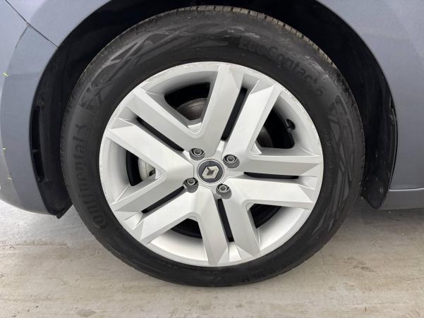 Vente en ligne Renault Clio 5 Clio E-Tech 140 - 21N au prix de 16 490 €