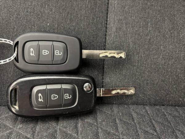 Vente en ligne Renault Clio 5 Clio E-Tech 140 - 21N au prix de 16 490 €