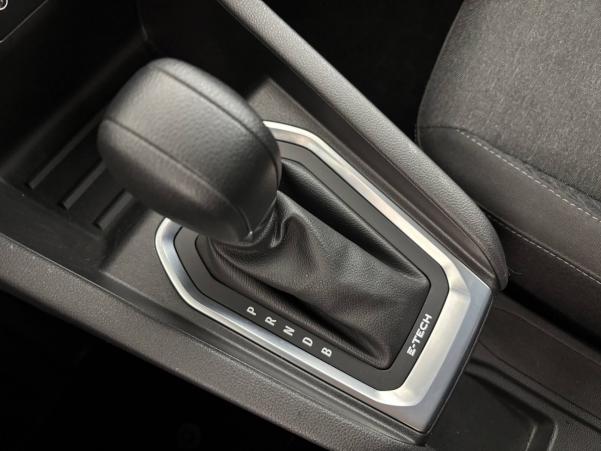 Vente en ligne Renault Clio 5 Clio E-Tech 140 - 21N au prix de 16 490 €