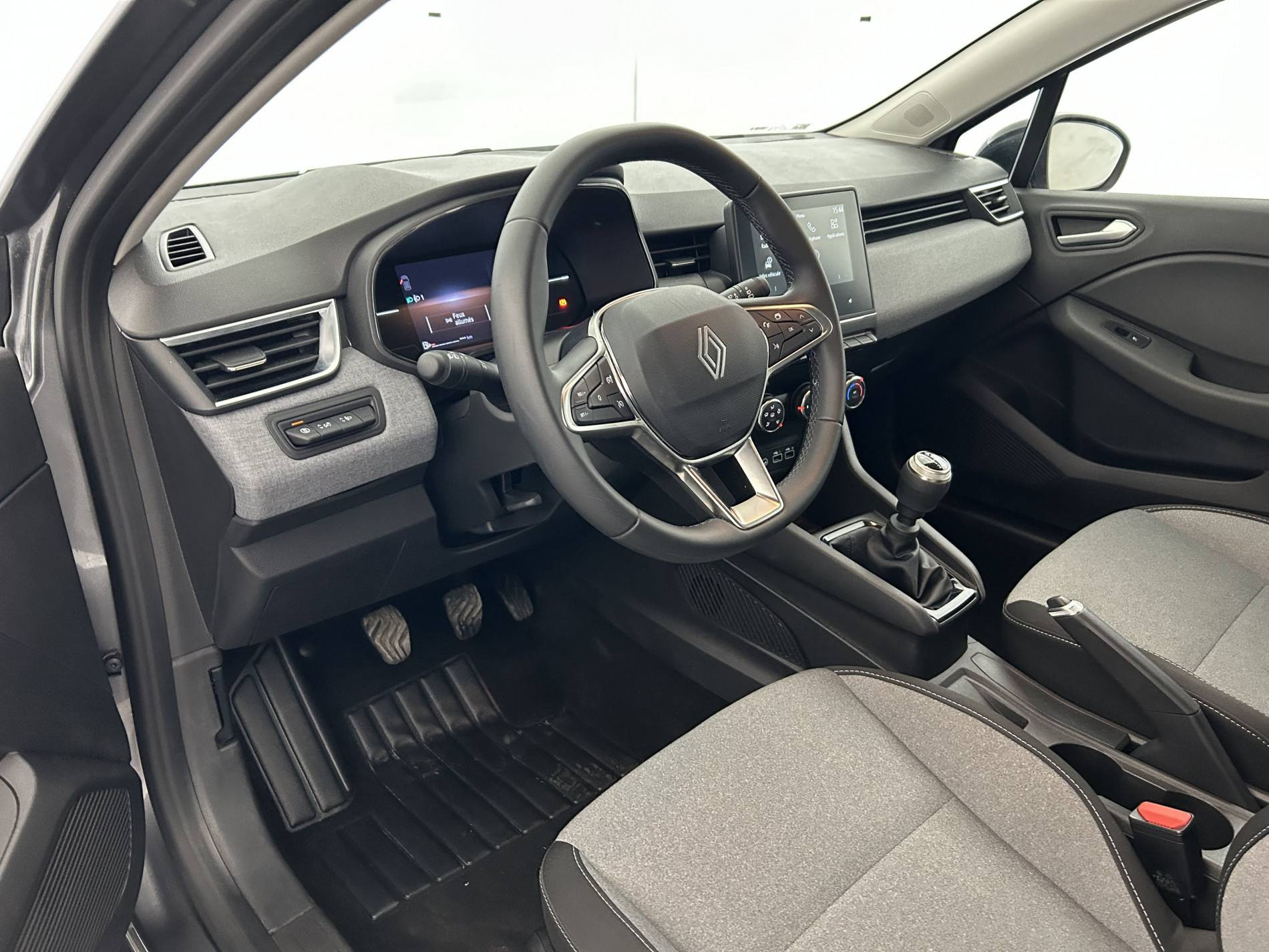 Vente en ligne Renault Clio 5 Clio Blue dCi 100 ch GSR2 au prix de 19 490 €