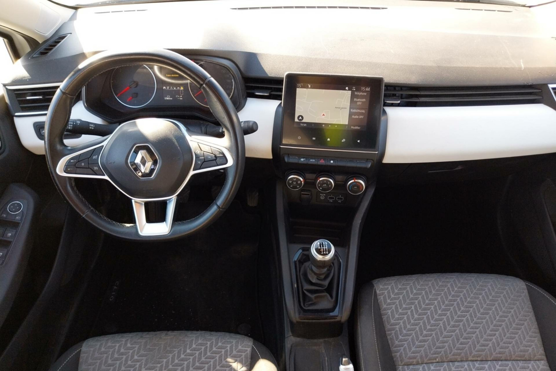 Vente en ligne Renault Clio 5 CLIO SOCIETE BLUE DCI 100 au prix de 14 990 €