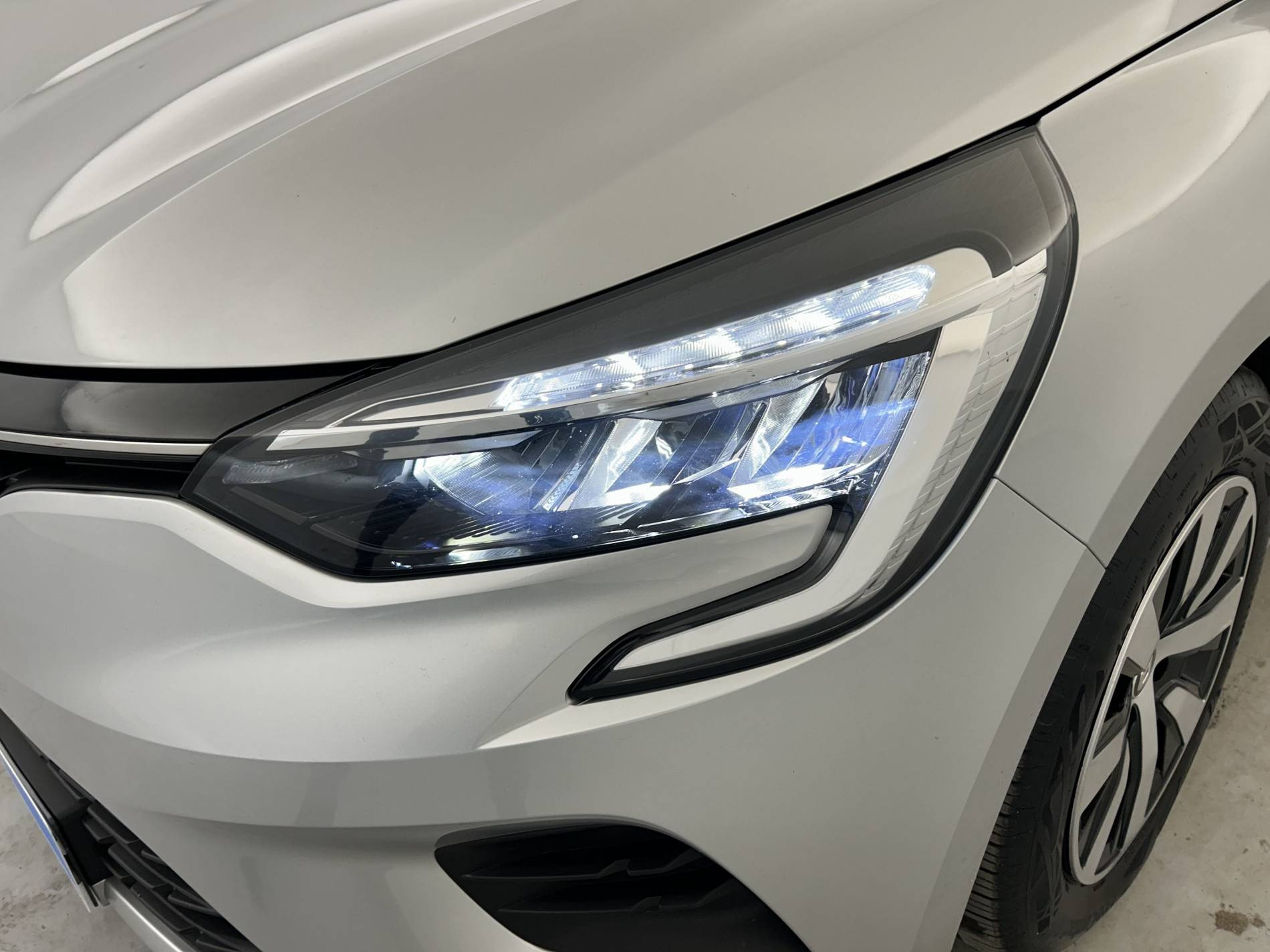 Vente en ligne Renault Clio 5 Clio TCe 90 au prix de 14 990 €