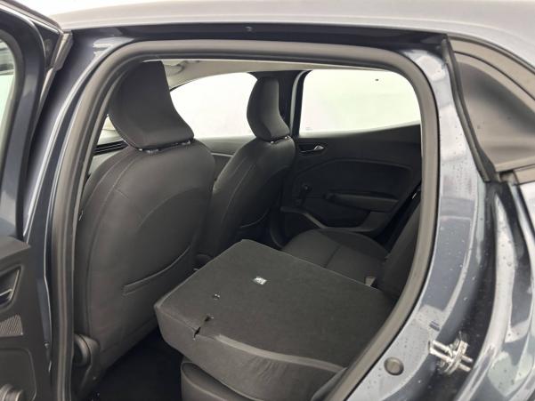 Vente en ligne Renault Clio 5 Clio E-Tech 140 - 21N au prix de 16 500 €