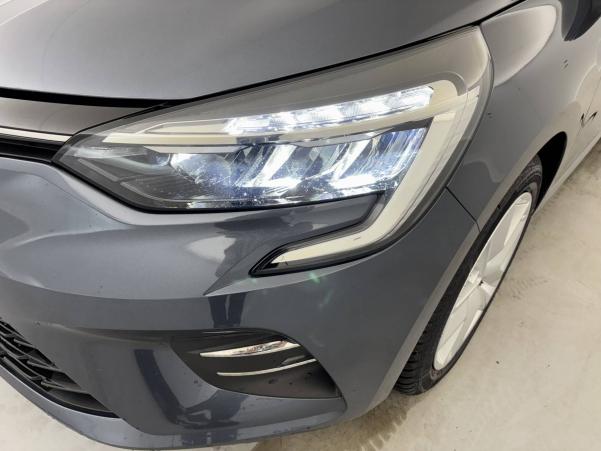 Vente en ligne Renault Clio 5 Clio E-Tech 140 - 21N au prix de 16 500 €