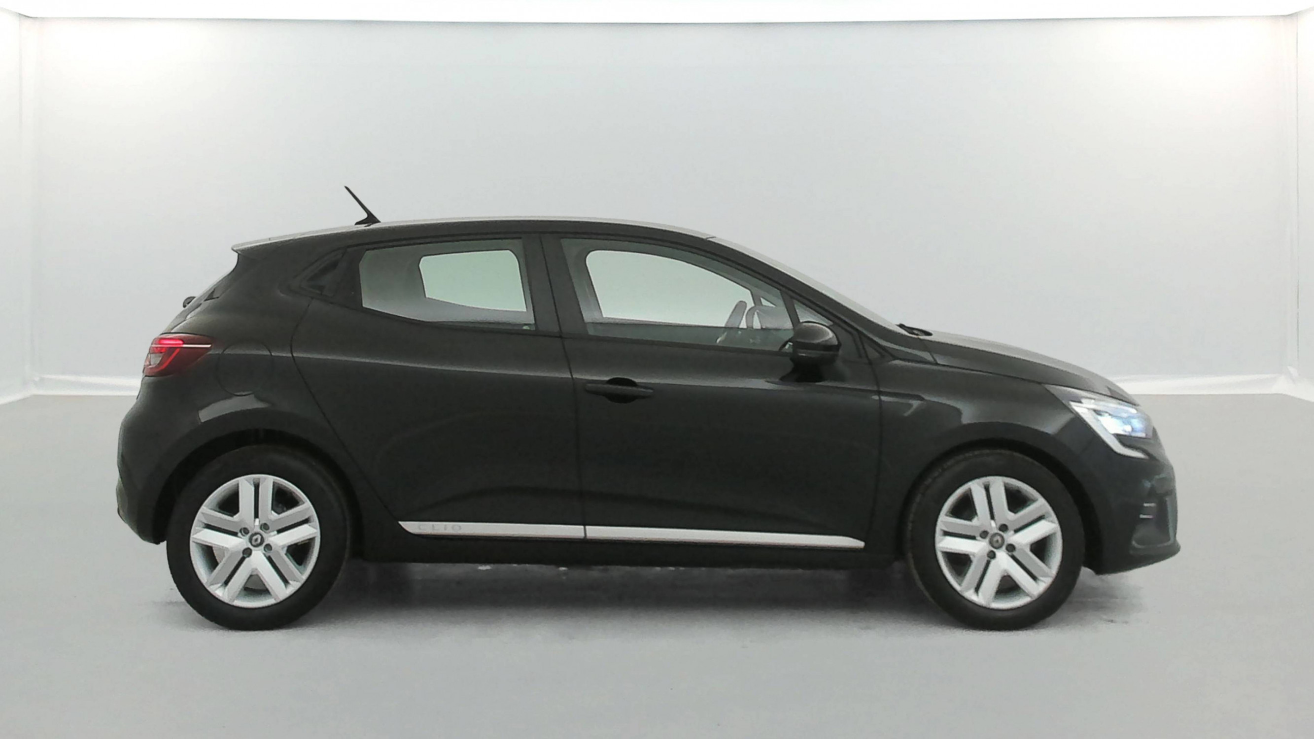 Vente en ligne Renault Clio 5 Clio TCe 100 au prix de 14 490 €