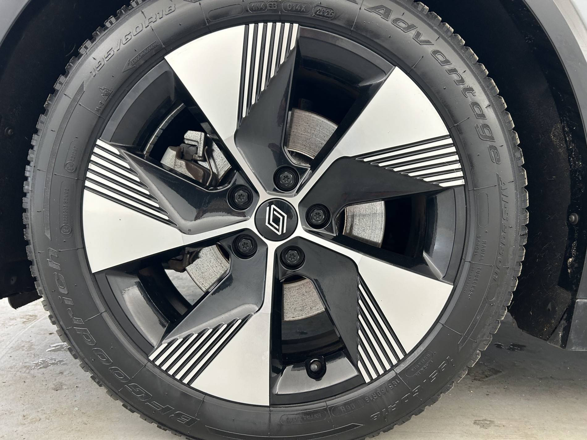 Vente en ligne Renault Megane E-Tech  EV60 220 ch super charge au prix de 21 490 €