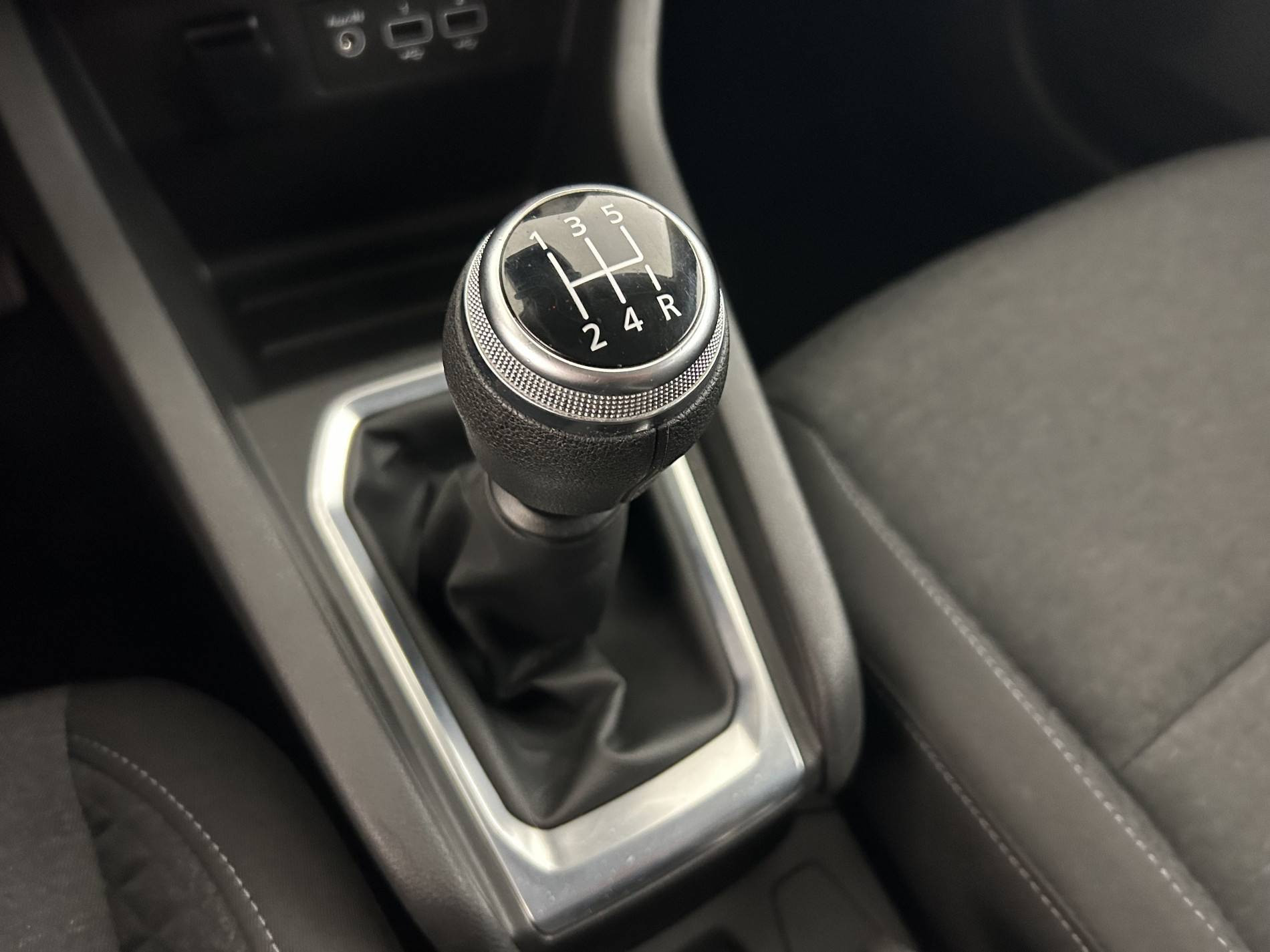 Vente en ligne Renault Clio 5 Clio TCe 100 au prix de 14 490 €