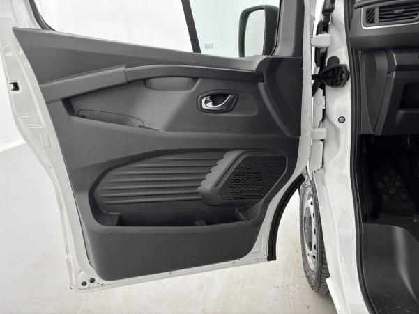 Vente en ligne Renault Trafic 3 Fourgon TRAFIC FGN L1H1 3000 KG BLUE DCI 130 au prix de 24 990 €