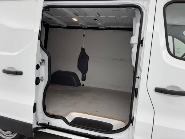 Vente en ligne Renault Trafic 3 Fourgon TRAFIC FGN L1H1 3000 KG BLUE DCI 130 au prix de 24 990 €