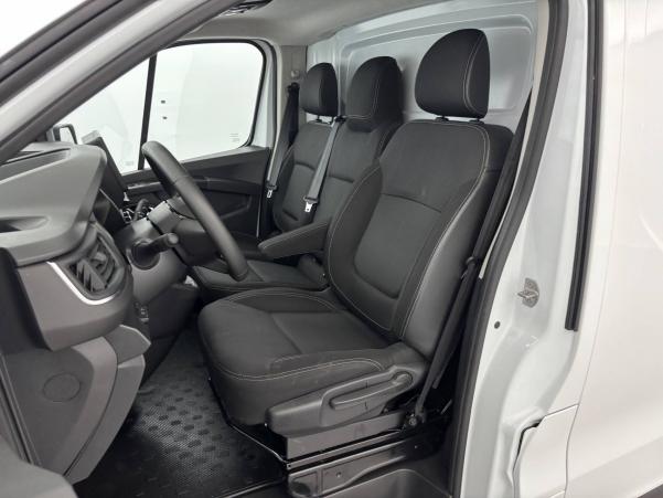 Vente en ligne Renault Trafic 3 Fourgon TRAFIC FGN L1H1 3000 KG BLUE DCI 130 au prix de 24 990 €
