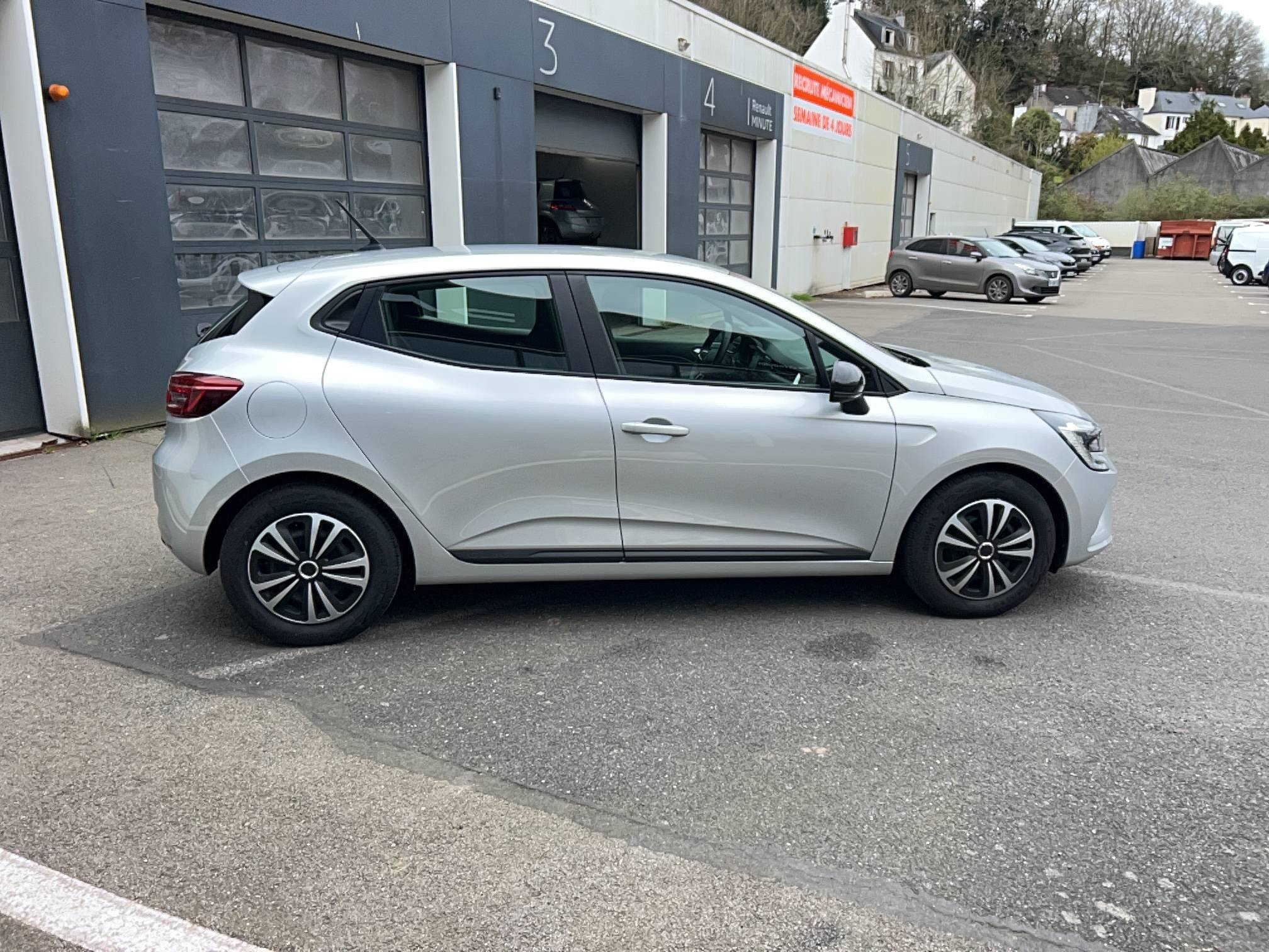 Vente en ligne Renault Clio 5 Clio TCe 90 au prix de 13 990 €