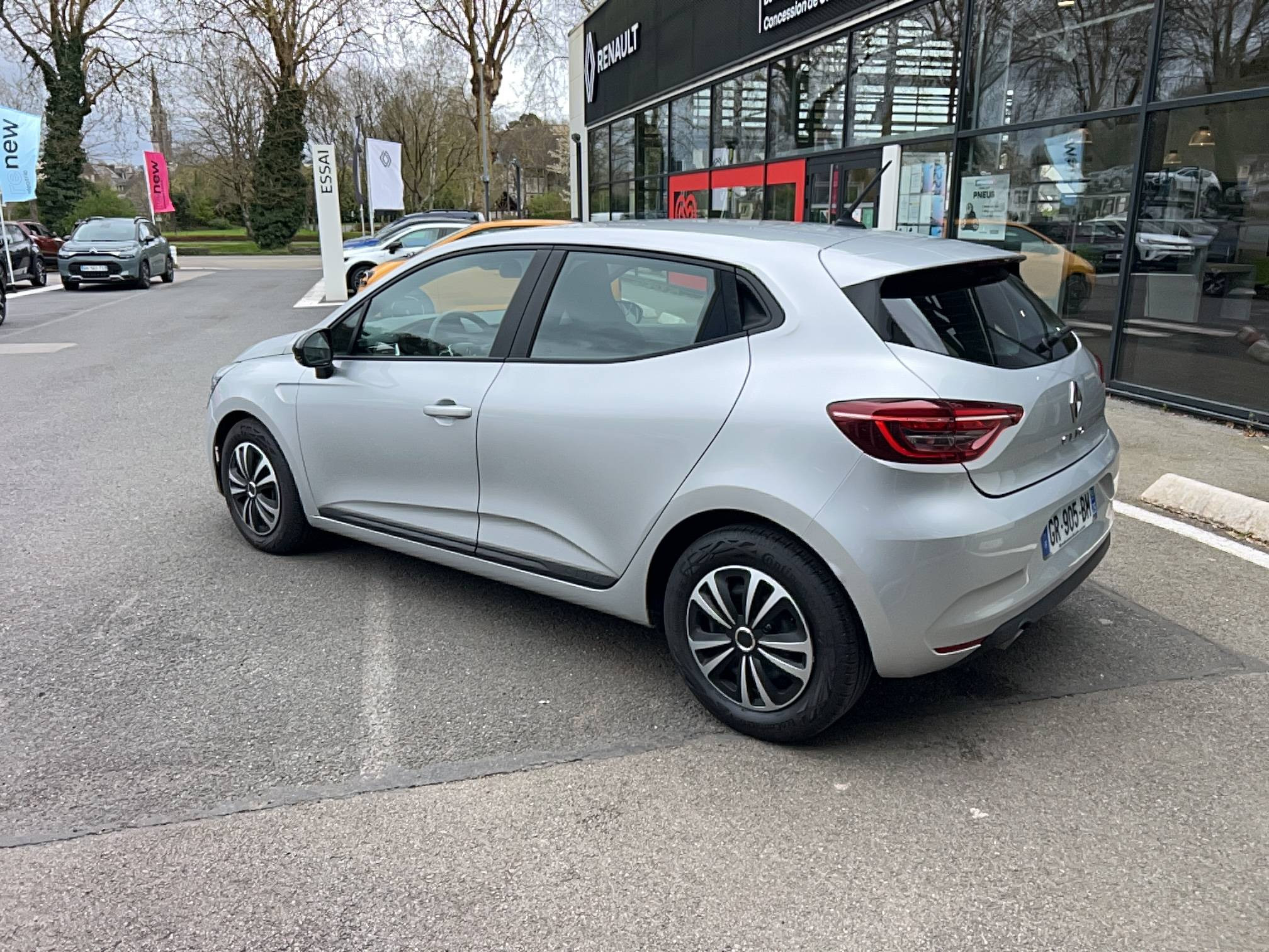 Vente en ligne Renault Clio 5 Clio TCe 90 au prix de 13 990 €