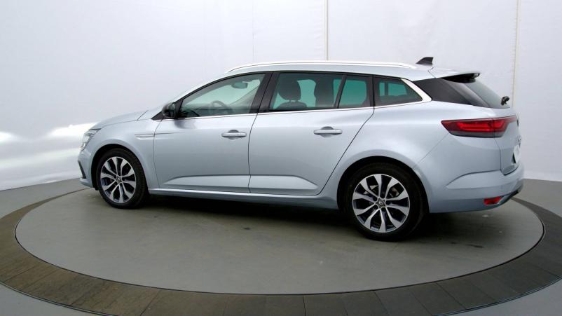 Vente en ligne Renault Megane 4 Estate  Blue dCi 115 EDC au prix de 24 990 €