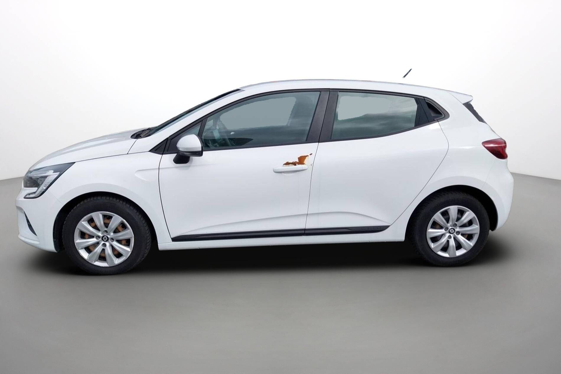 Vente en ligne Renault Clio 5 CLIO SOCIETE BLUE DCI 85 au prix de 10 490 €