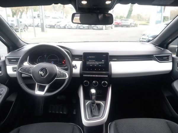 Vente en ligne Renault Clio 5 Clio E-Tech 140 au prix de 17 990 €