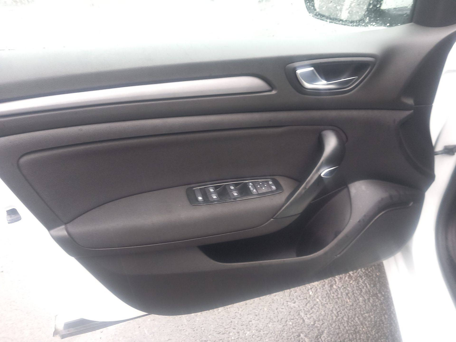 Vente en ligne Renault Megane 4 Mégane IV Berline Blue dCi 115 au prix de 14 490 €