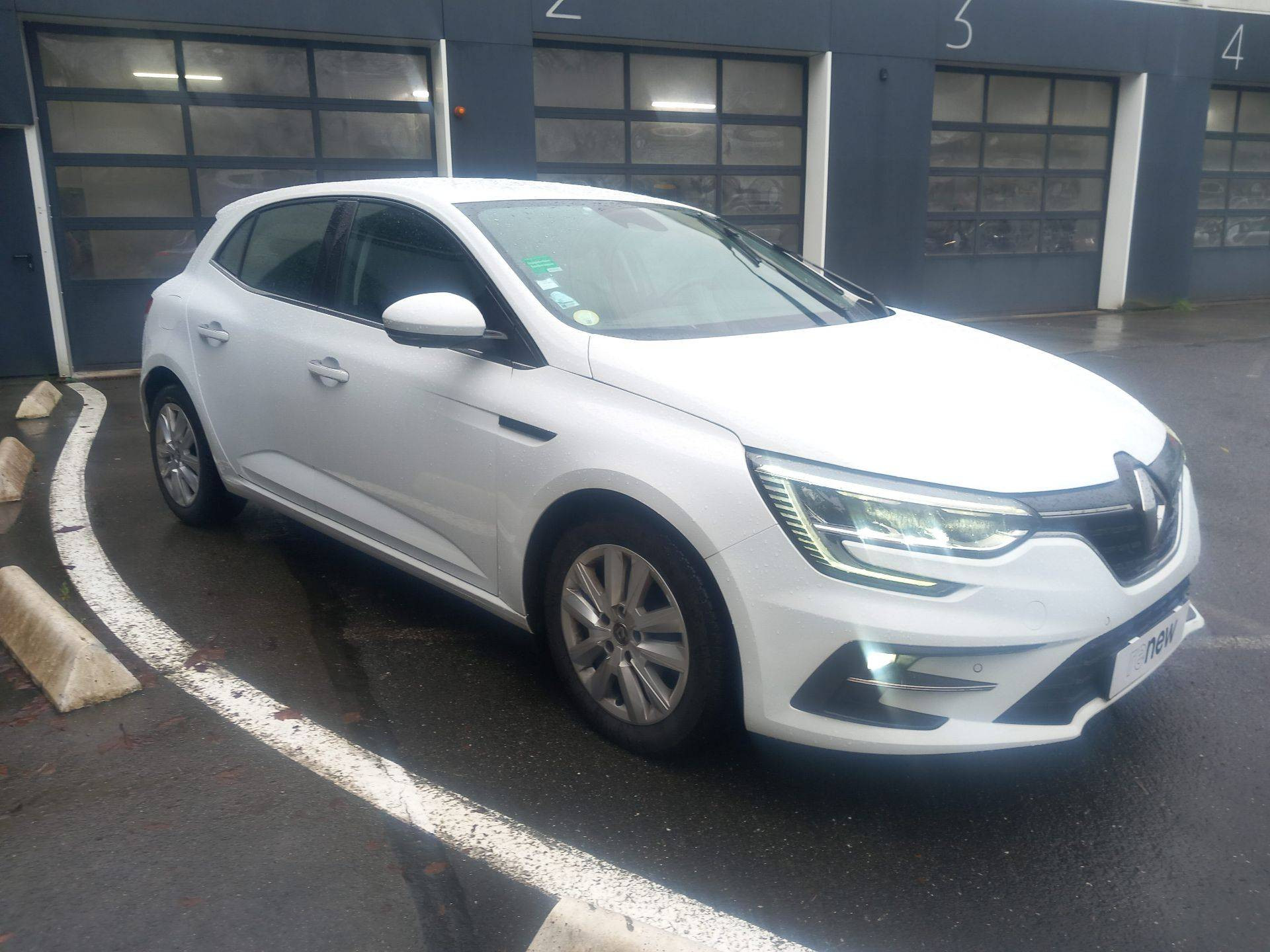 Vente en ligne Renault Megane 4 Mégane IV Berline Blue dCi 115 au prix de 14 490 €