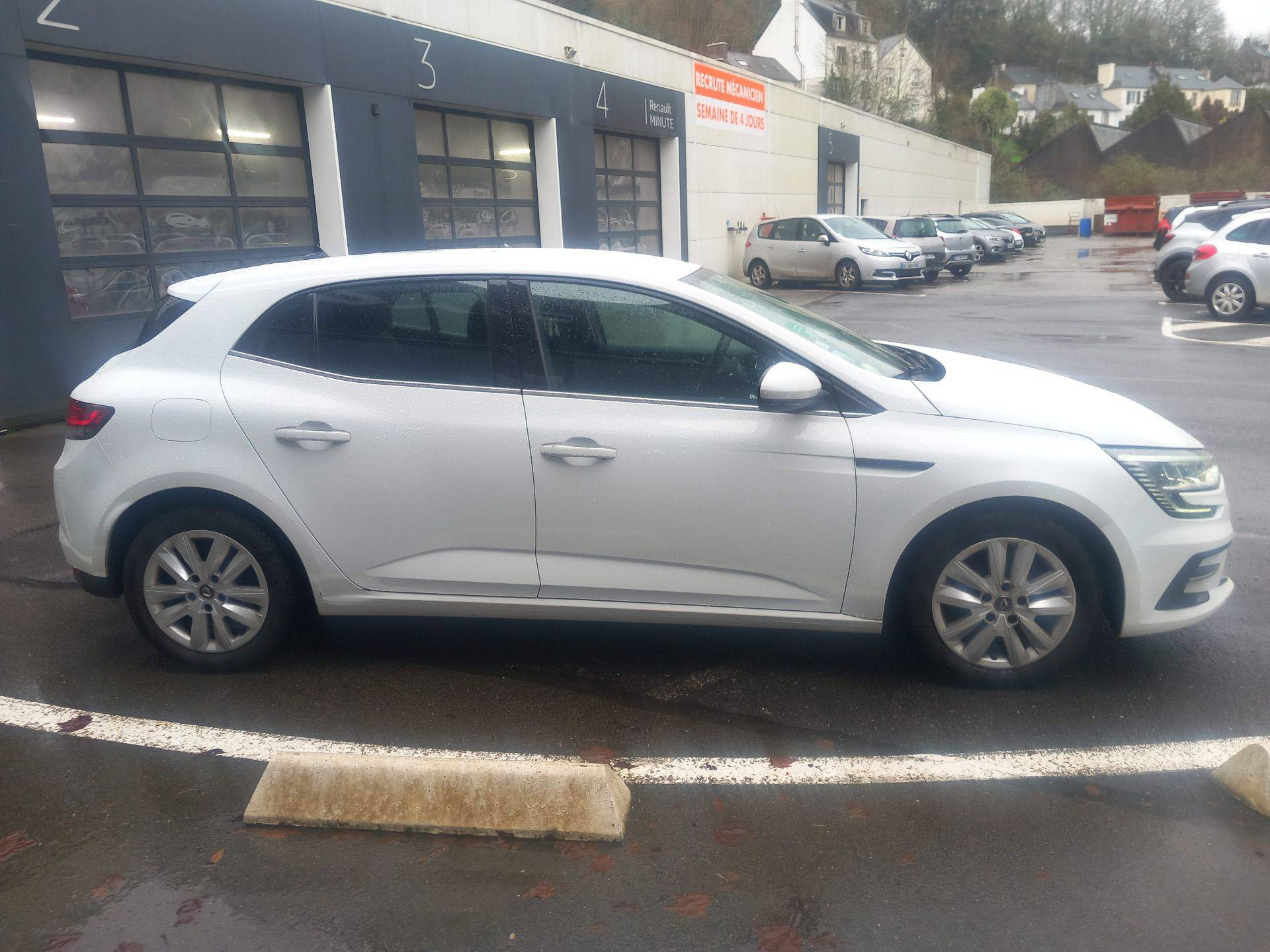 Vente en ligne Renault Megane 4 Mégane IV Berline Blue dCi 115 au prix de 14 490 €