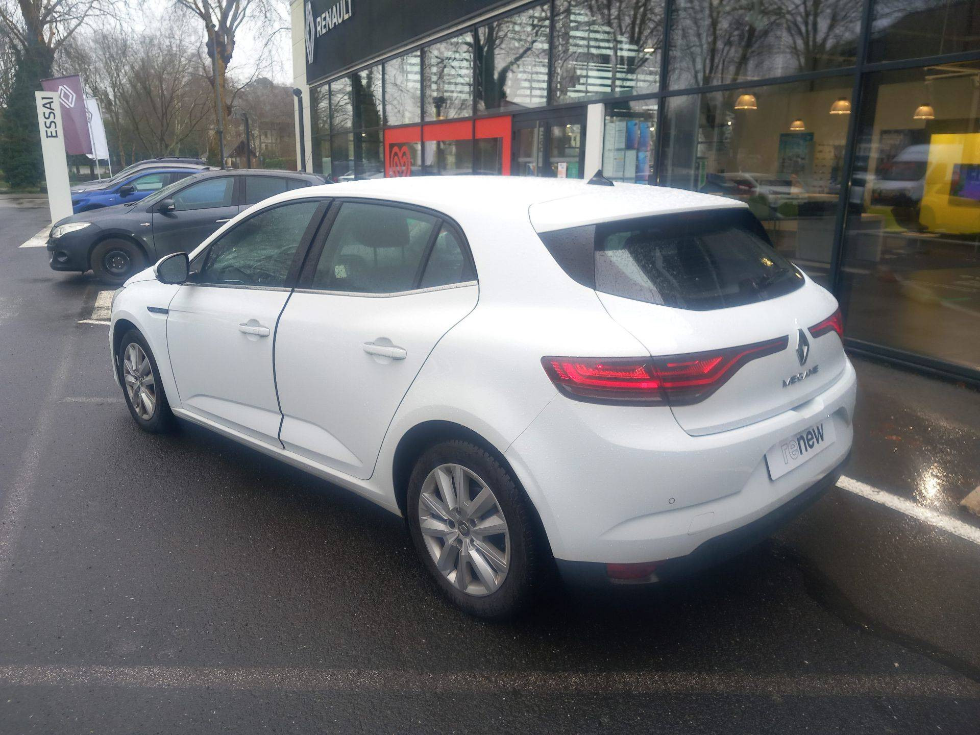 Vente en ligne Renault Megane 4 Mégane IV Berline Blue dCi 115 au prix de 14 490 €