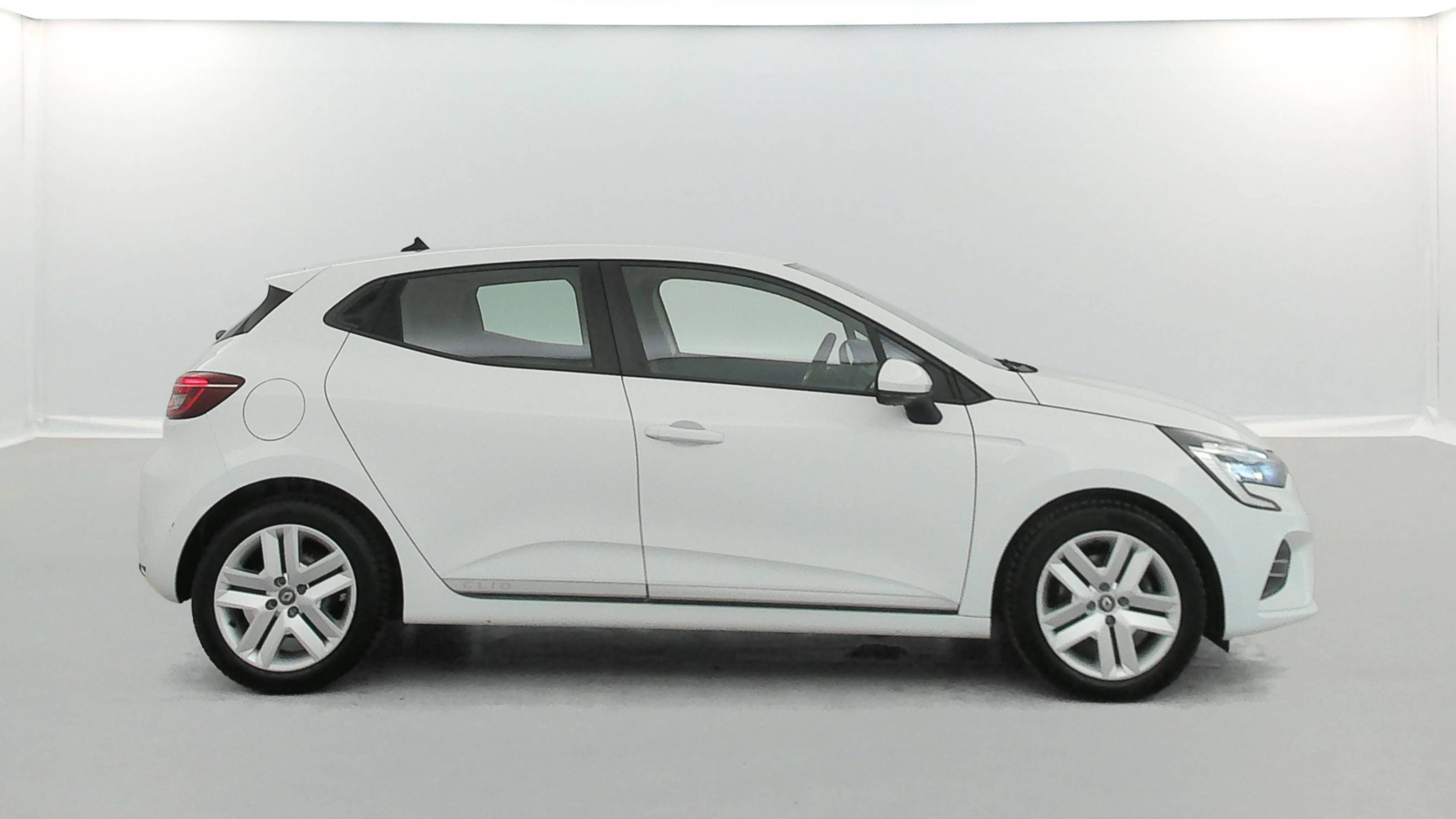 Vente en ligne Renault Clio 5 Clio Blue dCi 100 - 21N au prix de 14 490 €