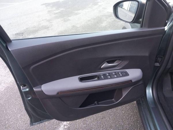 Vente en ligne Dacia Jogger  Hybrid 140 7 places GSR2 au prix de 26 990 €