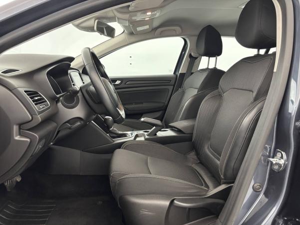 Vente en ligne Renault Megane 4 Mégane IV Berline Blue dCi 115 EDC au prix de 14 490 €