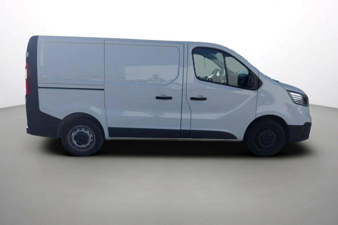 Vente en ligne Renault Trafic 3 Fourgon TRAFIC FGN L1H1 3000 KG BLUE DCI 130 au prix de 24 990 €
