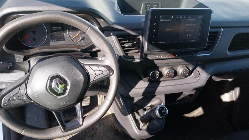 Vente en ligne Renault Trafic 3 Fourgon TRAFIC FGN L1H1 3000 KG BLUE DCI 130 au prix de 24 990 €