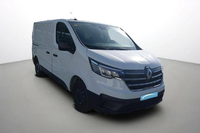 Vente en ligne Renault Trafic 3 Fourgon TRAFIC FGN L1H1 3000 KG BLUE DCI 130 au prix de 24 990 €