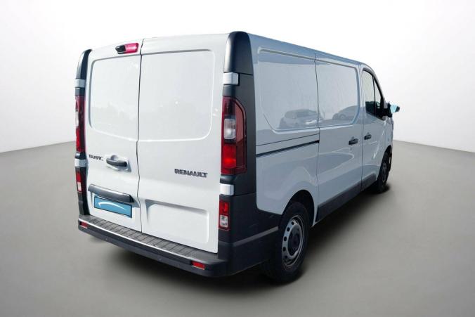 Vente en ligne Renault Trafic 3 Fourgon TRAFIC FGN L1H1 3000 KG BLUE DCI 130 au prix de 24 990 €
