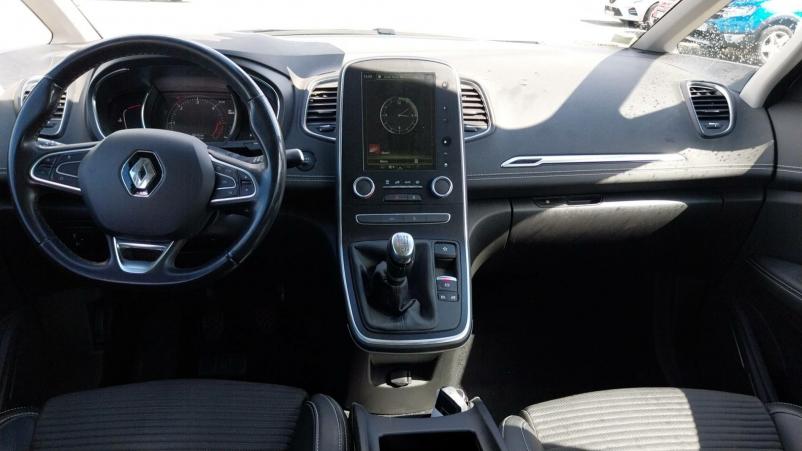 Vente en ligne Renault Grand Scenic 4 Grand Scenic Blue dCi 120 au prix de 21 990 €