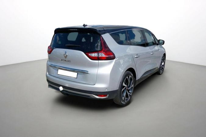 Vente en ligne Renault Grand Scenic 4 Grand Scenic Blue dCi 120 au prix de 21 990 €