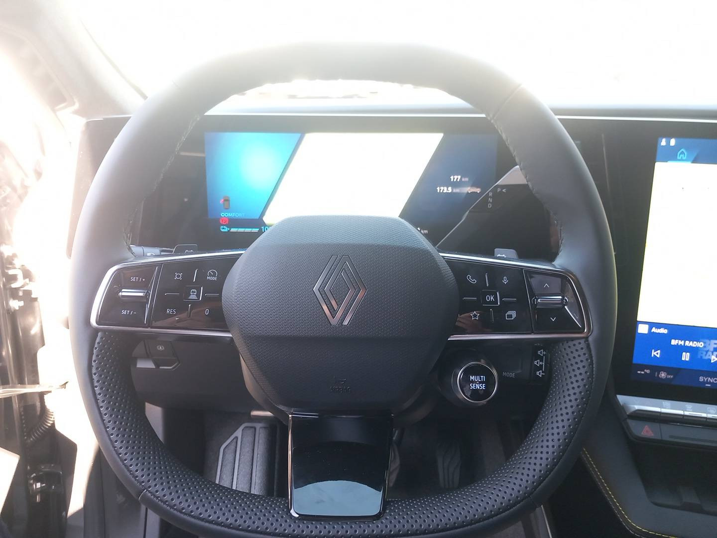 Vente en ligne Renault Scenic E-Tech  220 ch grande autonomie au prix de 43 990 €