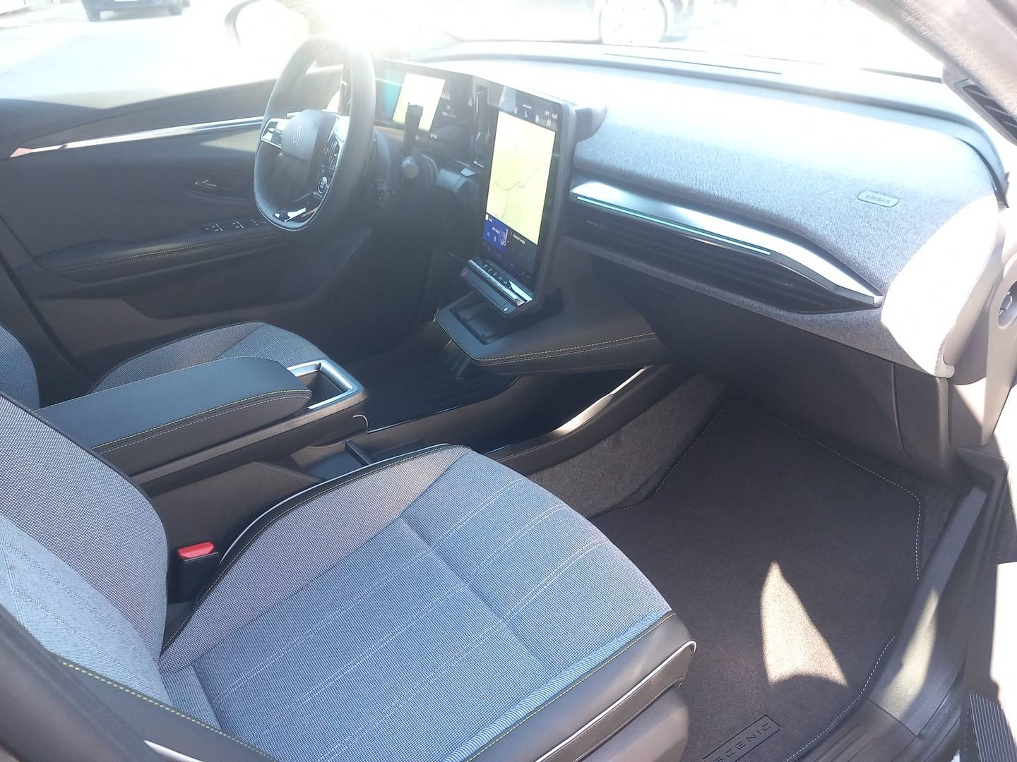 Vente en ligne Renault Scenic E-Tech  220 ch grande autonomie au prix de 43 990 €