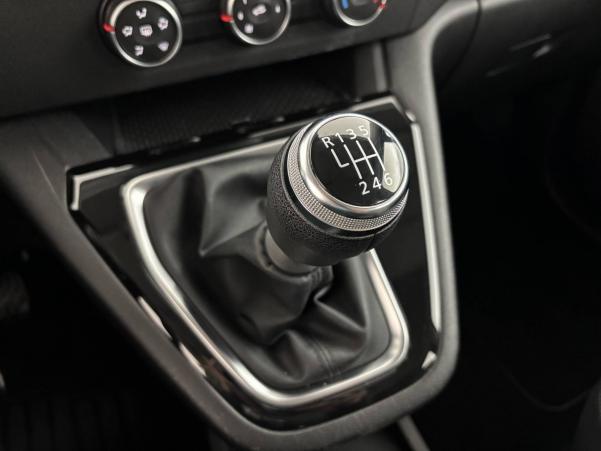Vente en ligne Renault Kangoo  Blue dCi 95 au prix de 21 990 €