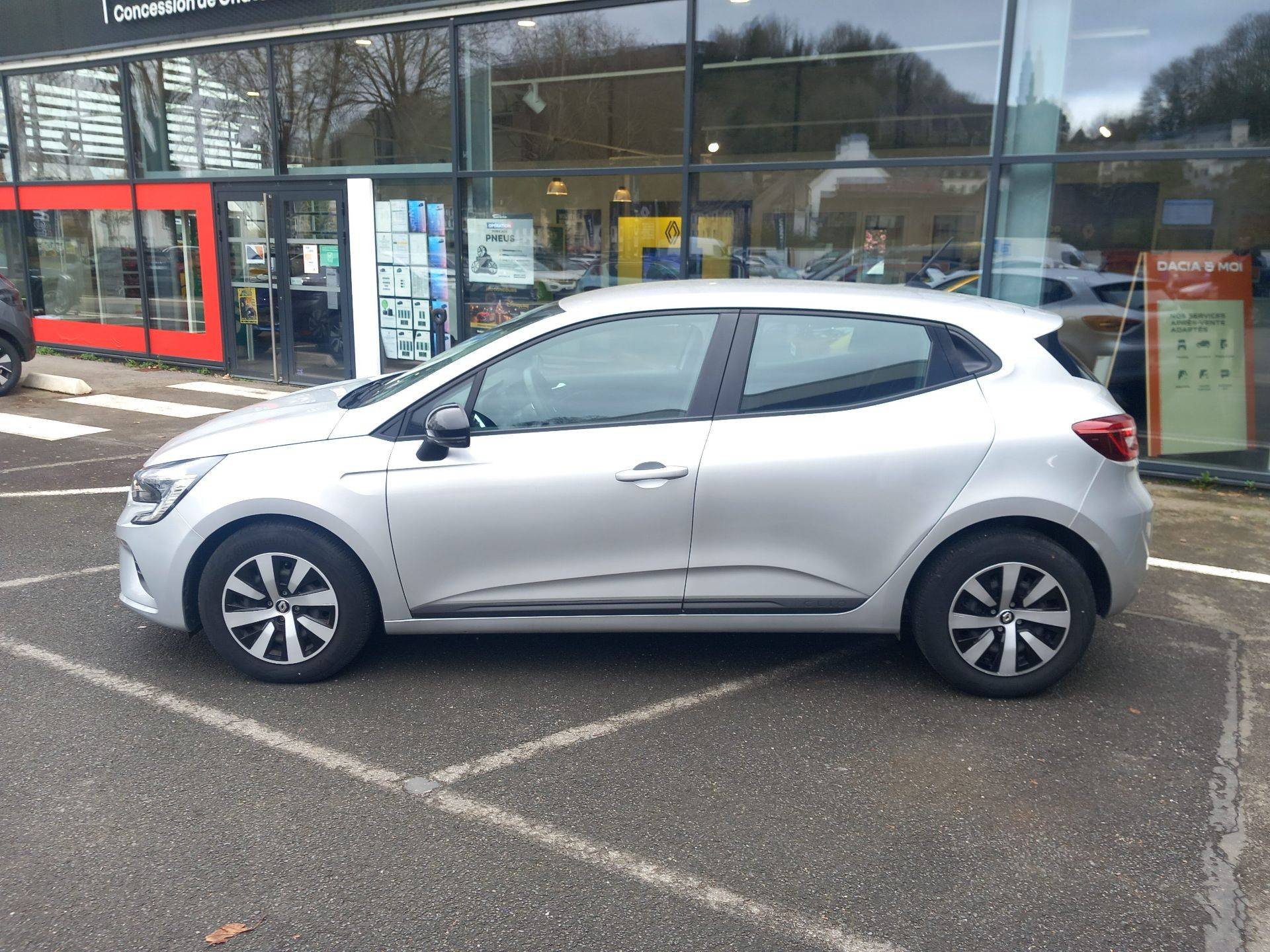 Vente en ligne Renault Clio 5 Clio TCe 90 au prix de 13 990 €