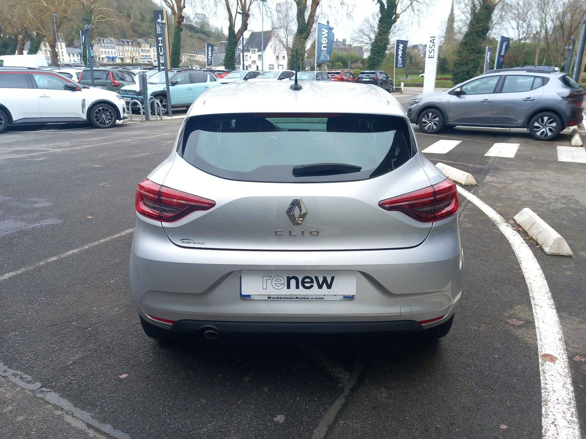 Vente en ligne Renault Clio 5 Clio TCe 90 au prix de 13 990 €