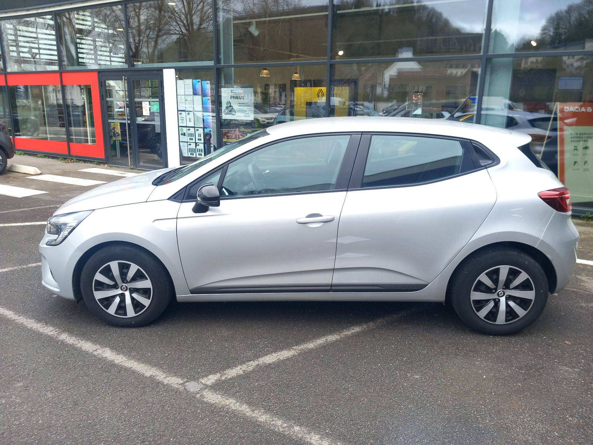 Vente en ligne Renault Clio 5 Clio TCe 90 au prix de 13 990 €