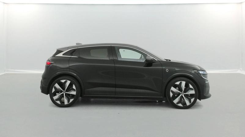 Vente en ligne Renault Megane E-Tech  EV60 220 ch super charge au prix de 21 990 €
