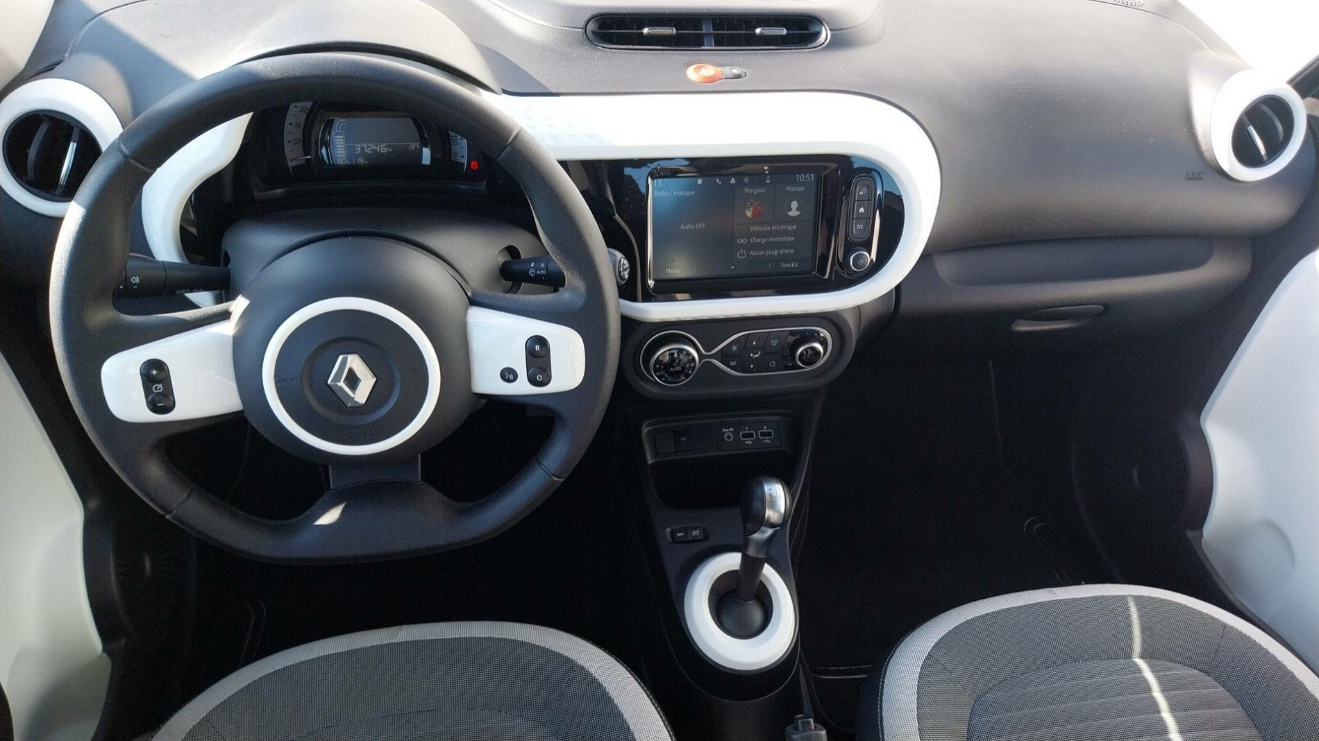 Vente en ligne Renault Twingo Electrique Twingo III E-Tech au prix de 10 990 €