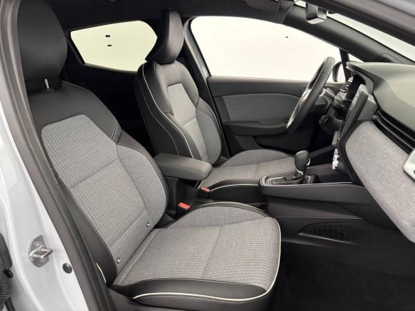 Vente en ligne Renault Clio 5 Clio E-Tech full hybrid 145 au prix de 20 490 €