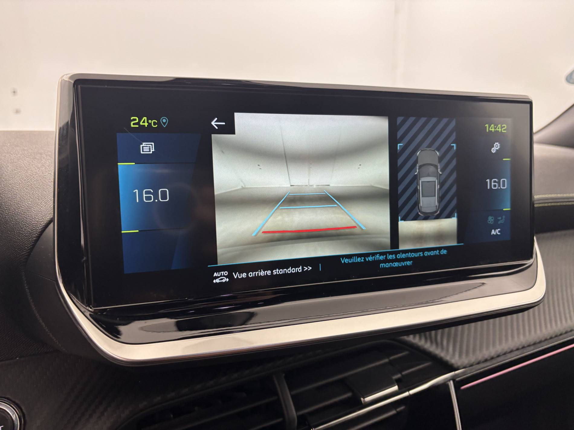 Vente en ligne Peugeot E-2008  136 ch au prix de 16 490 €