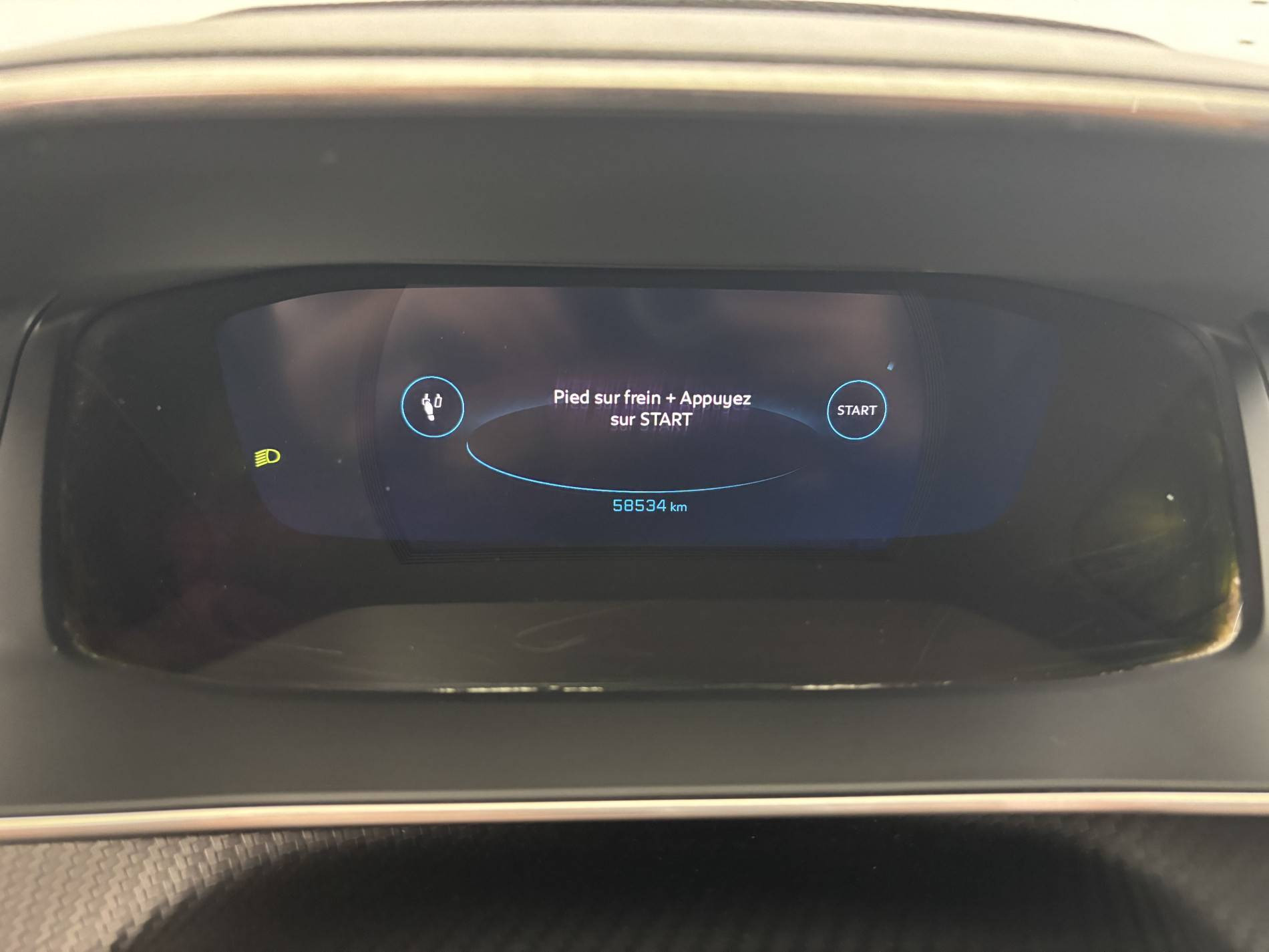 Vente en ligne Peugeot E-2008  136 ch au prix de 16 490 €