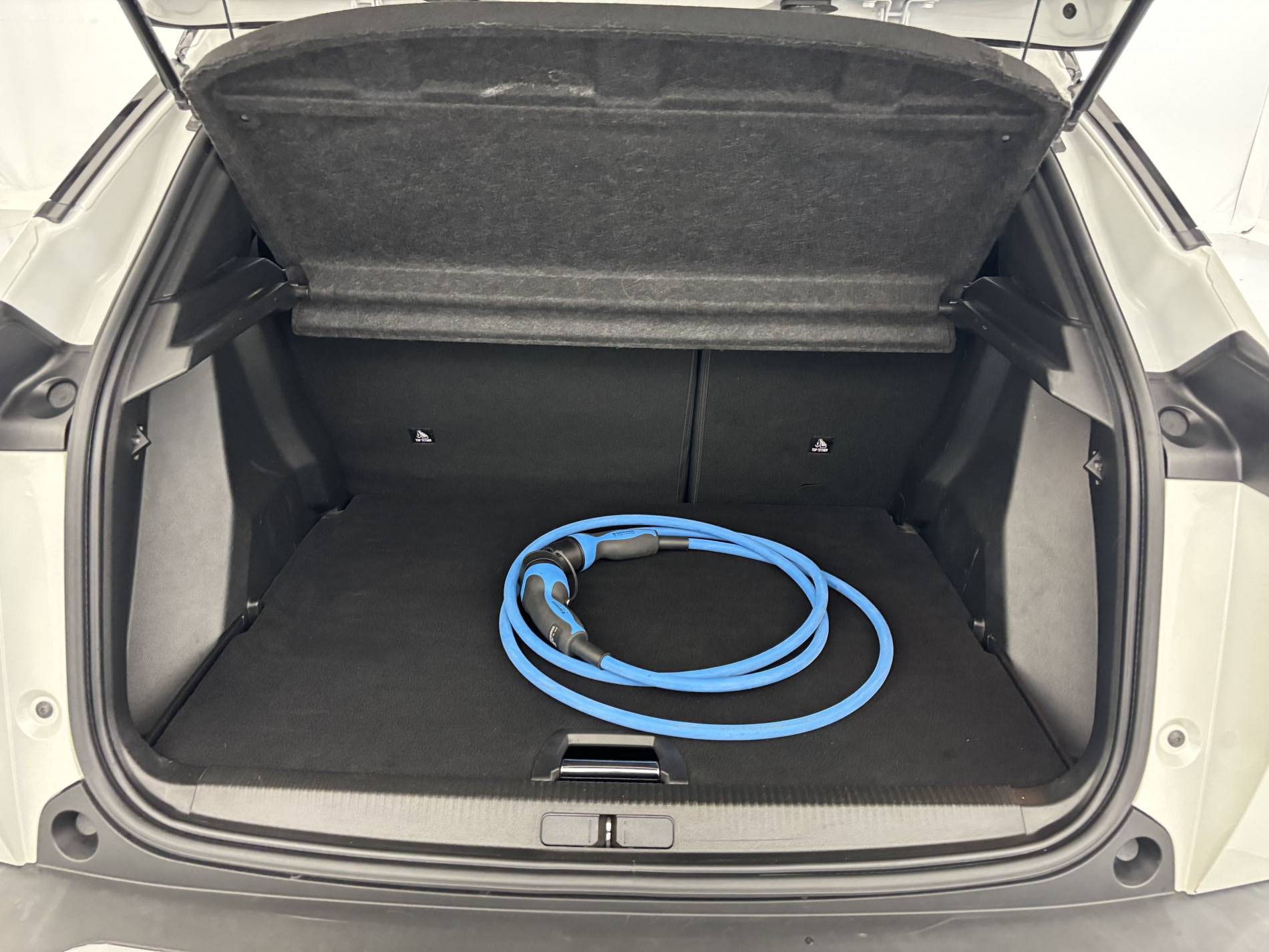 Vente en ligne Peugeot E-2008  136 ch au prix de 16 490 €