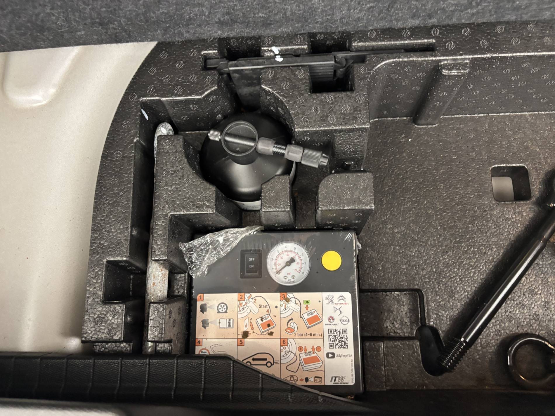 Vente en ligne Peugeot E-2008  136 ch au prix de 16 490 €