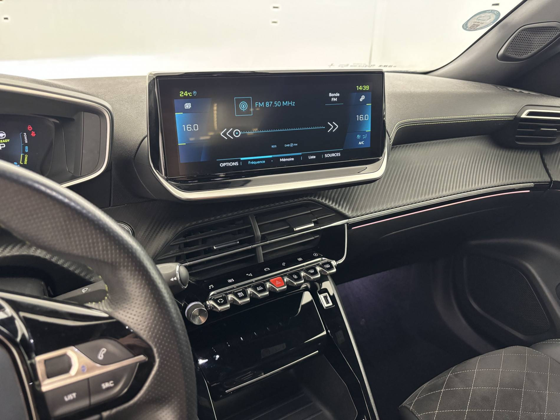 Vente en ligne Peugeot E-2008  136 ch au prix de 16 490 €