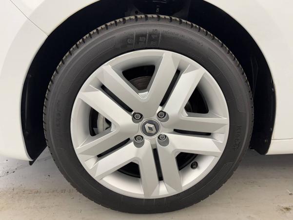 Vente en ligne Renault Clio 5 Clio E-Tech 140 - 21N au prix de 16 790 €