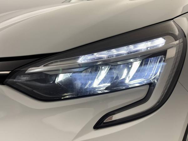 Vente en ligne Renault Clio 5 Clio E-Tech 140 - 21N au prix de 16 790 €